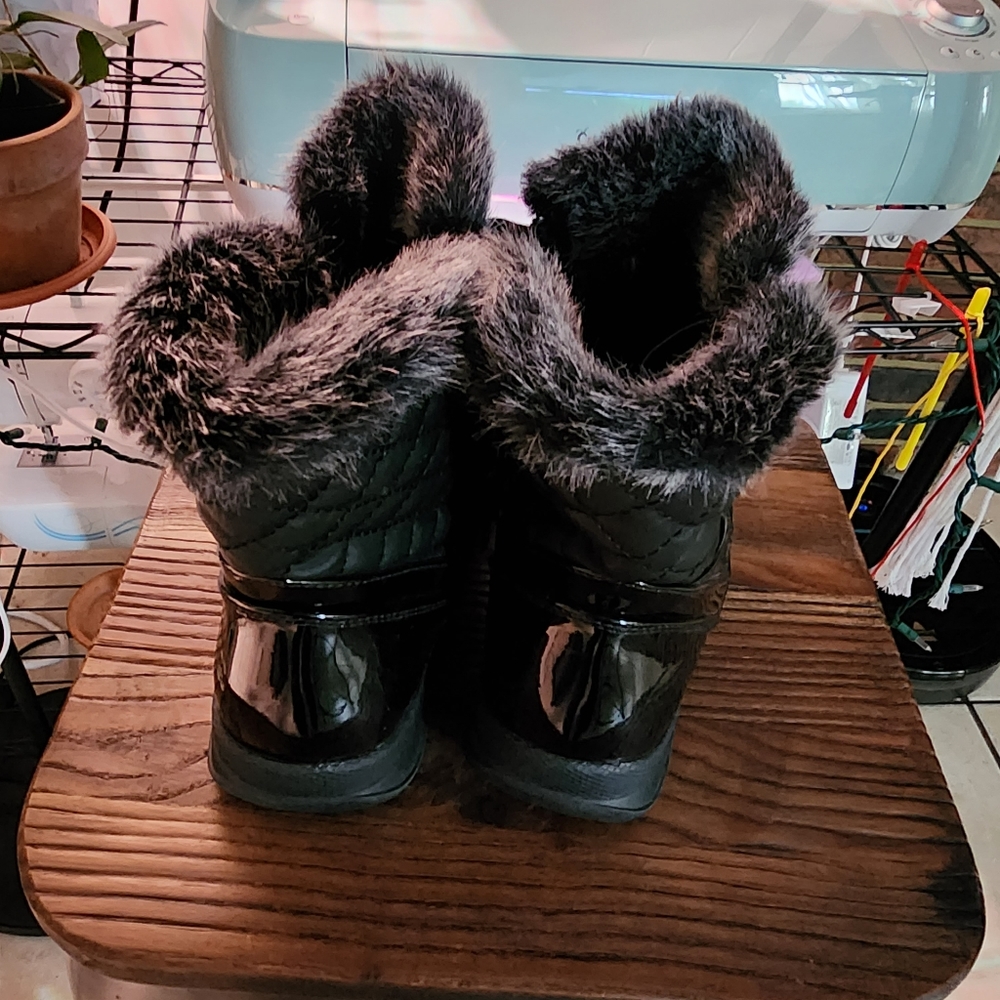 Totes snow boots